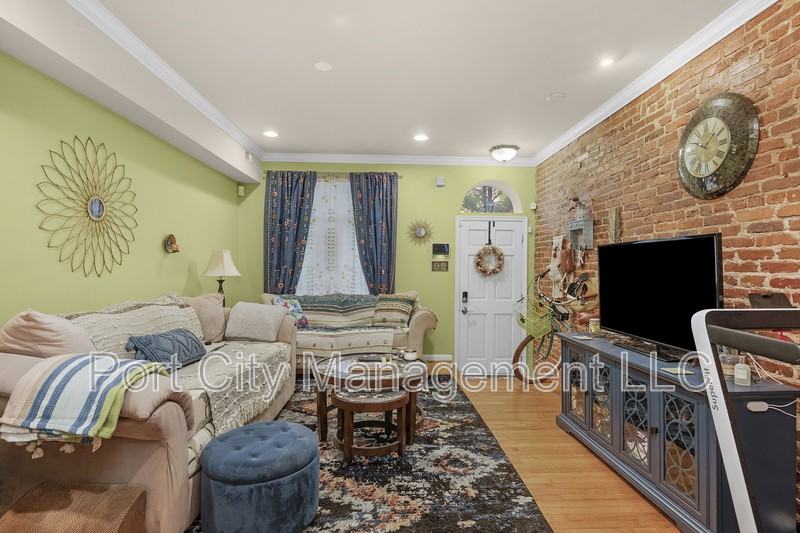 22 N Potomac St - Photo 5 of 22