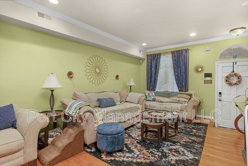 22 N Potomac St - Photo 6 of 22