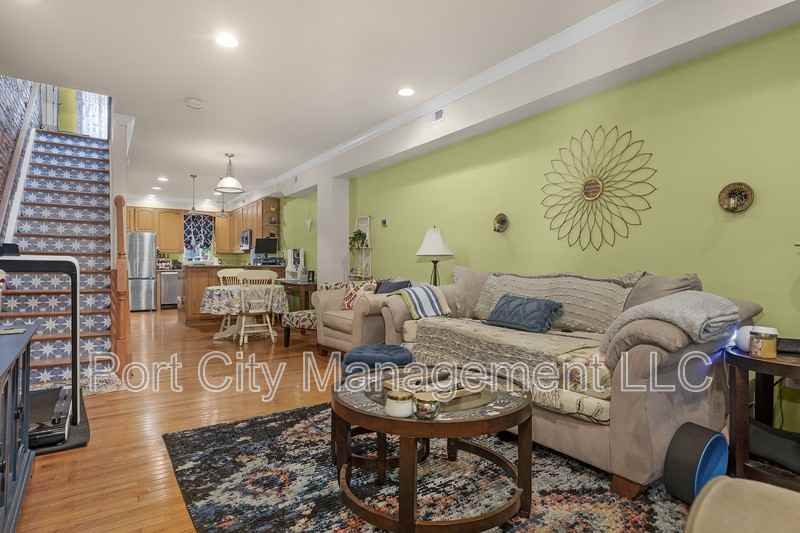 22 N Potomac St - Photo 7 of 22