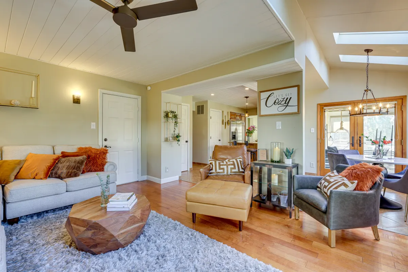 151 Rambling Rd - Photo 5 of 42