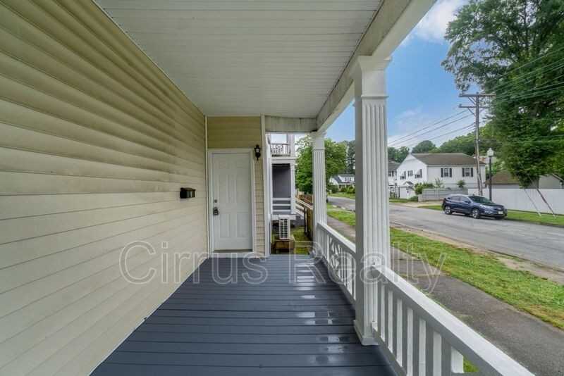 301 Cedar St #1 - Photo 4 of 21