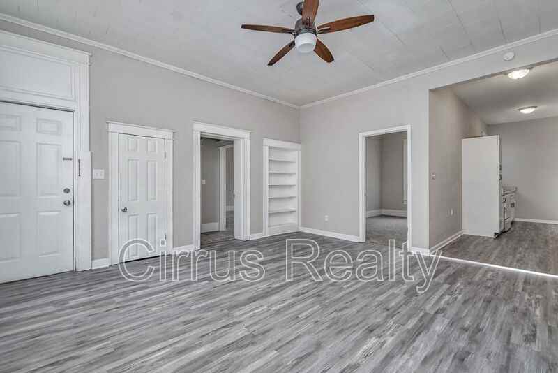 301 Cedar St #1 - Photo 5 of 21