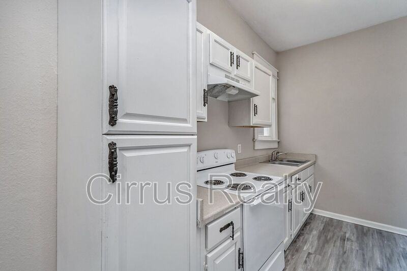 301 Cedar St #1 - Photo 6 of 21