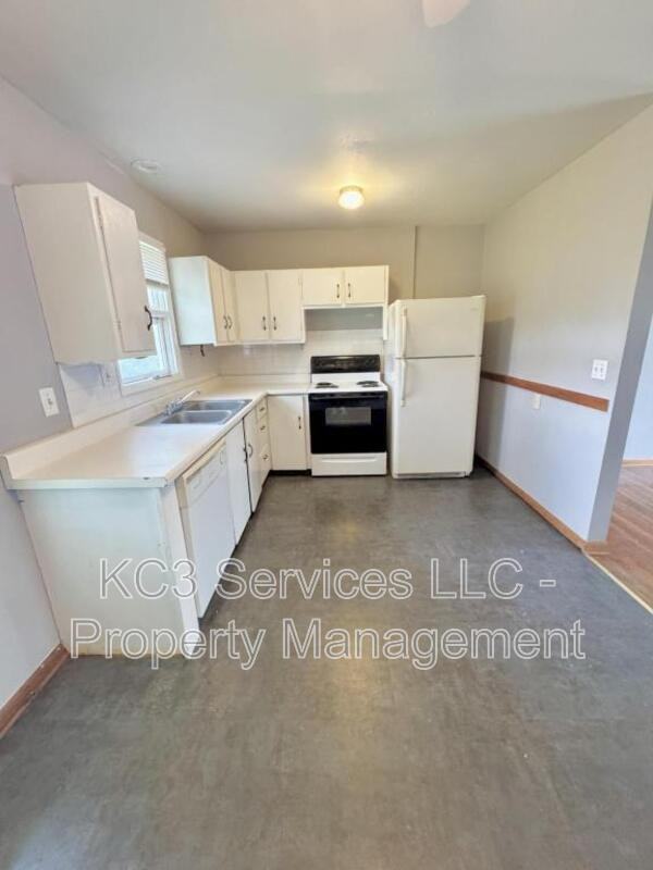 200 Nw 22nd St - Photo 5 of 28