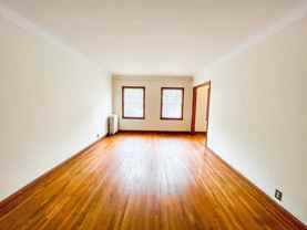 Marie Antoinette - Photo 1 of 1