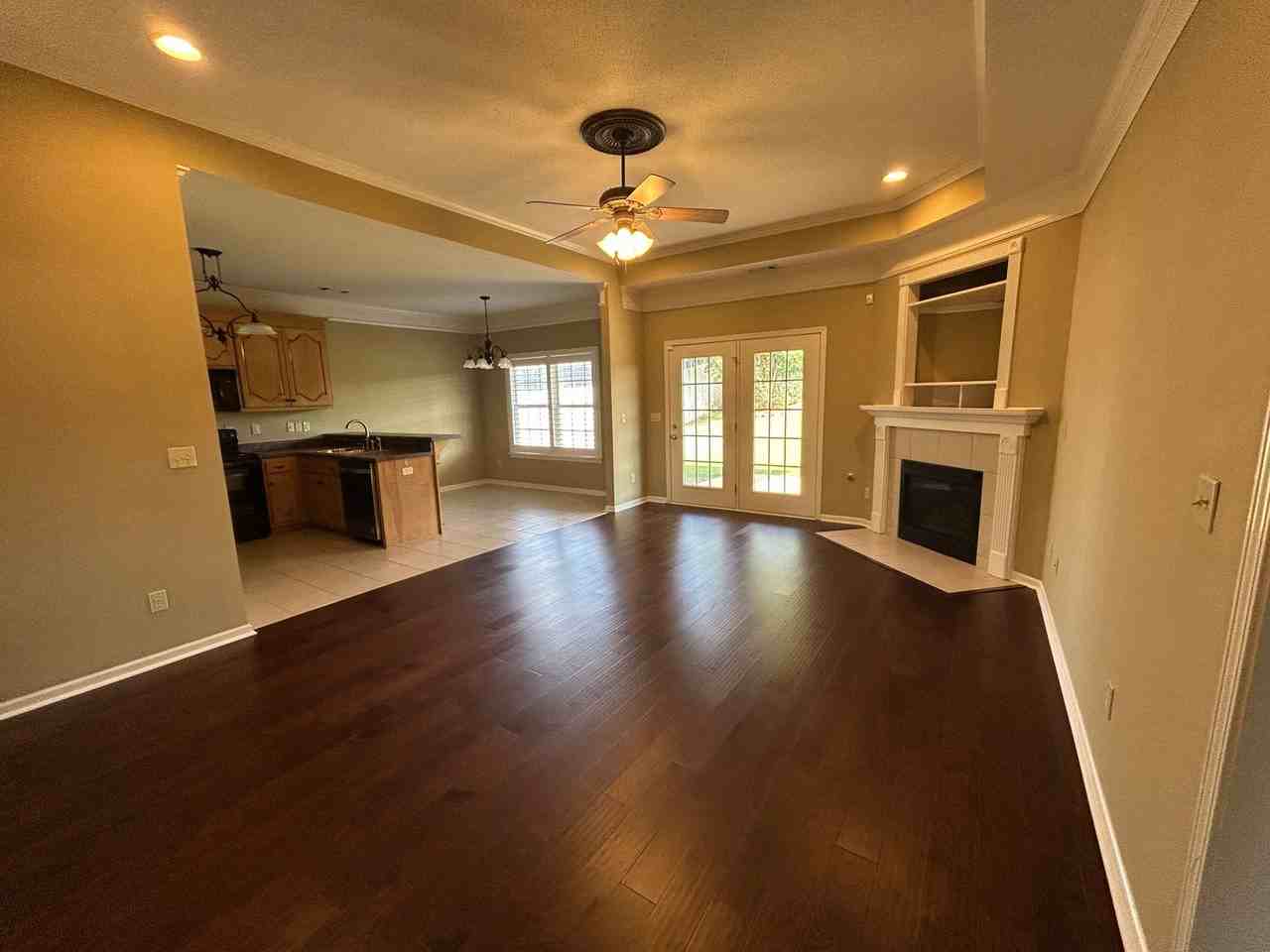 5204 Easton Ln - Photo 5 of 23