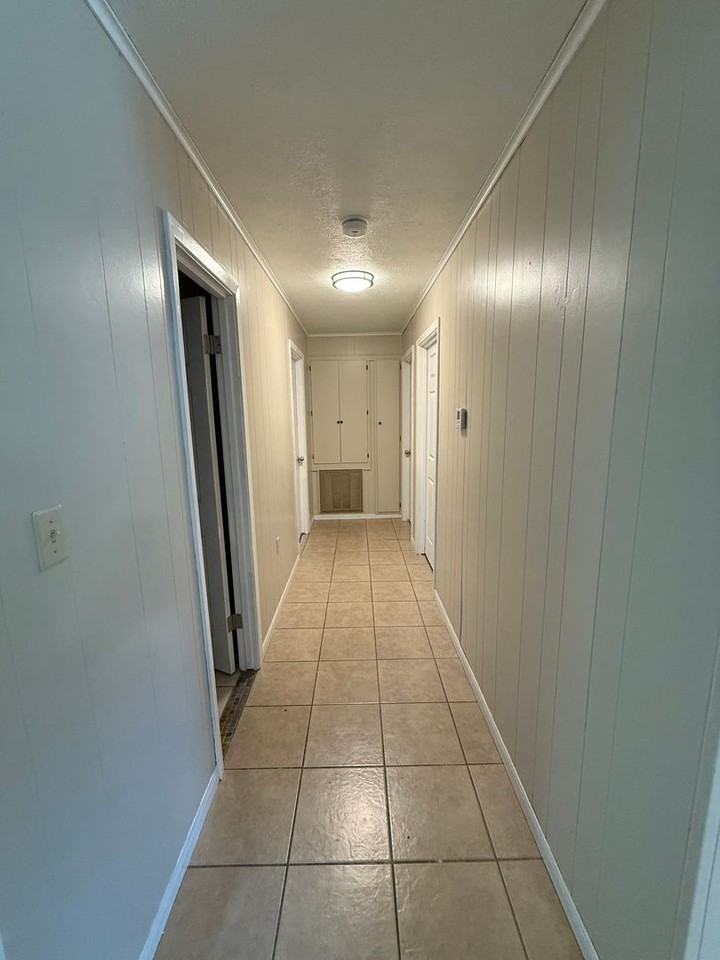 2912 Tammy Cir - Photo 3 of 16
