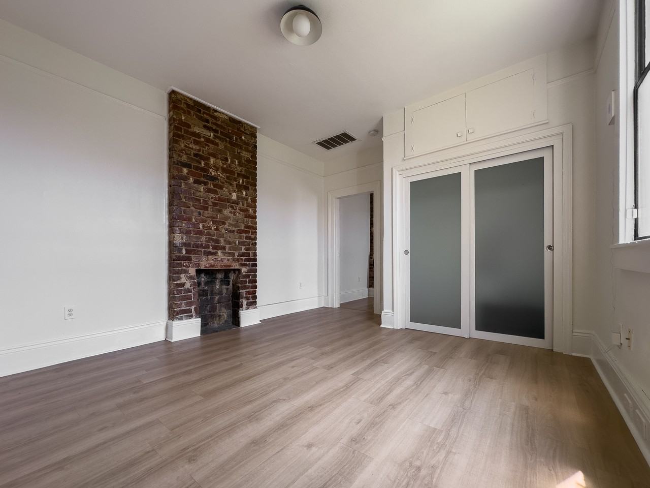 1730 Allen Street - Photo 4 of 11