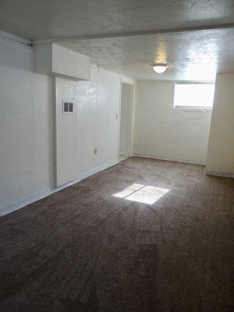739 Custer Ave #B - Photo 2 of 6