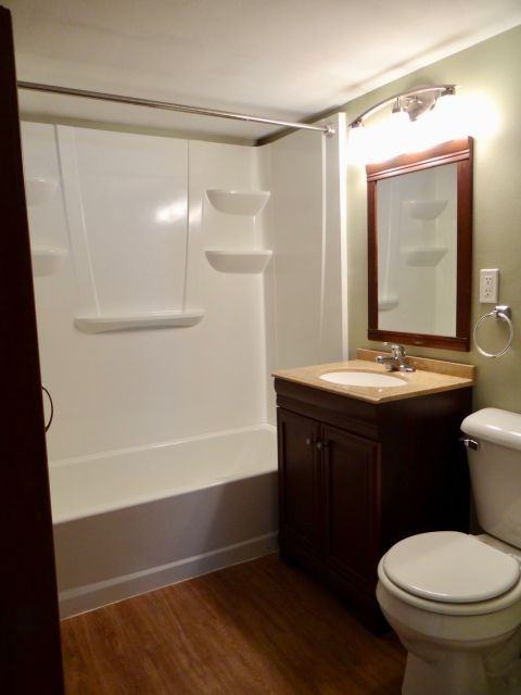 546 1/2 Avenue E - Photo 4 of 7