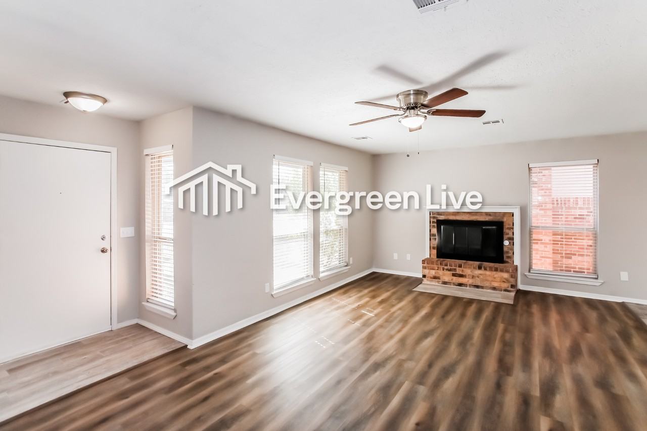 2837 Green Canyon Dr - Photo 3 of 18