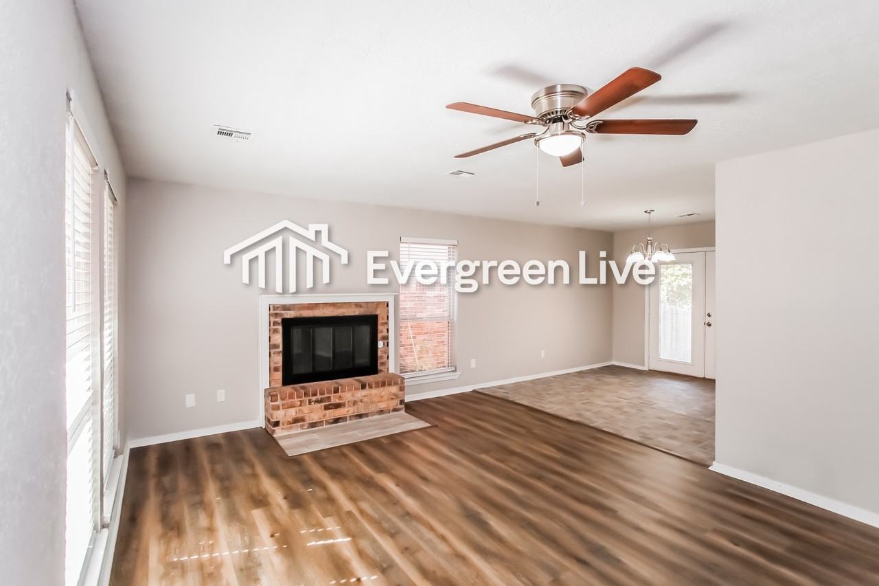 2837 Green Canyon Dr - Photo 4 of 18