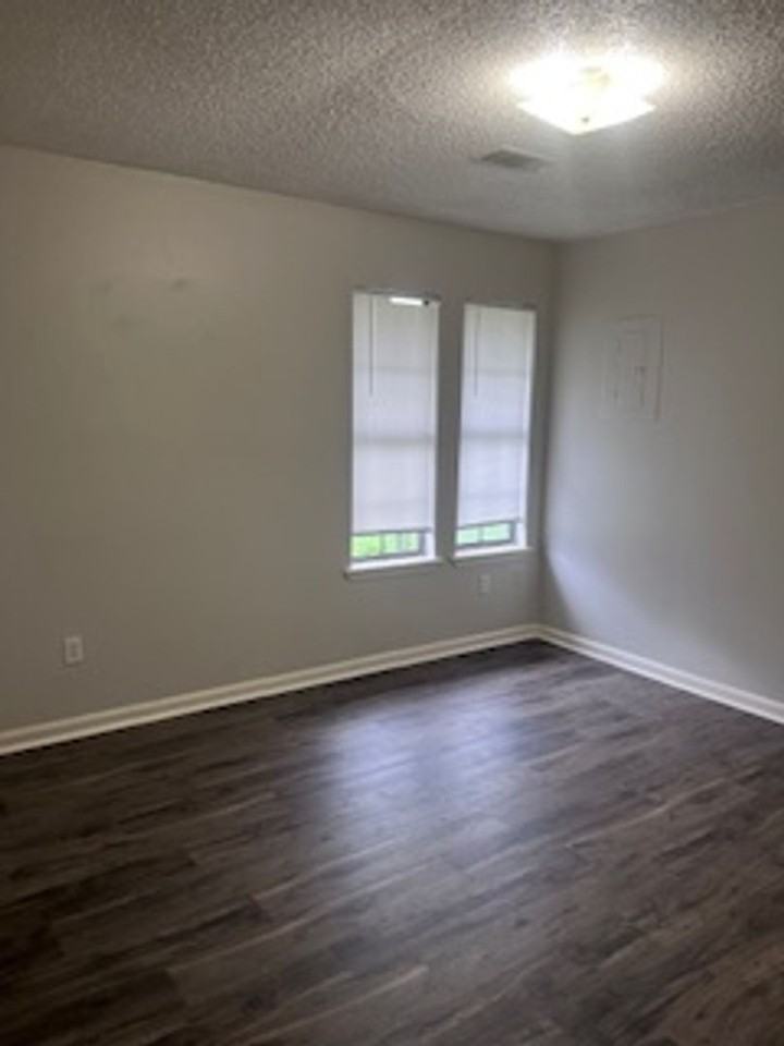 1615 Z Street South - Photo 4 of 6