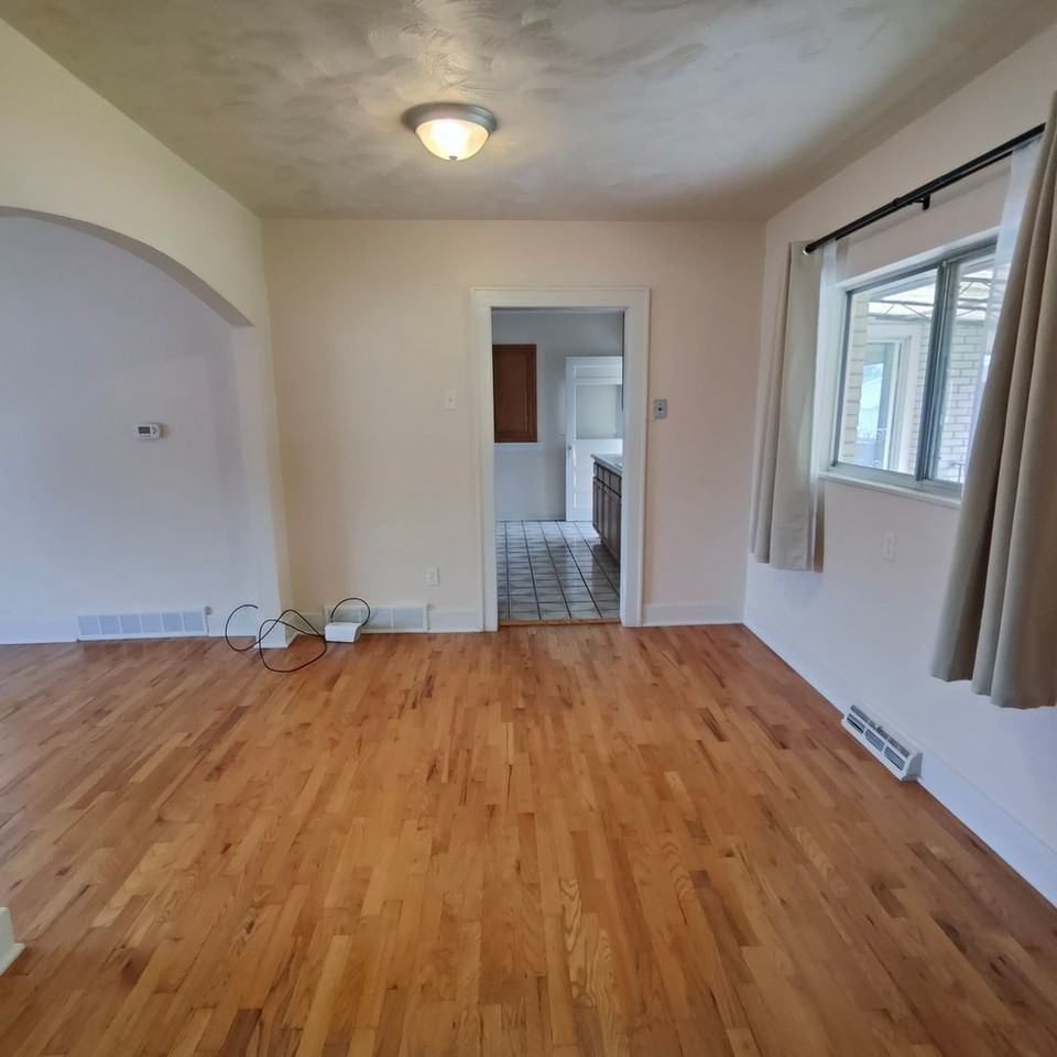 405 5th St - Photo 5 of 29