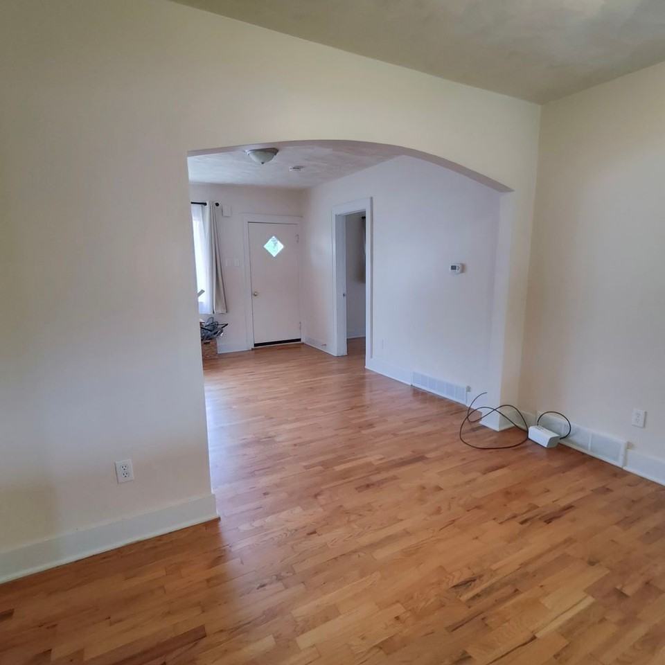 405 5th St - Photo 4 of 29