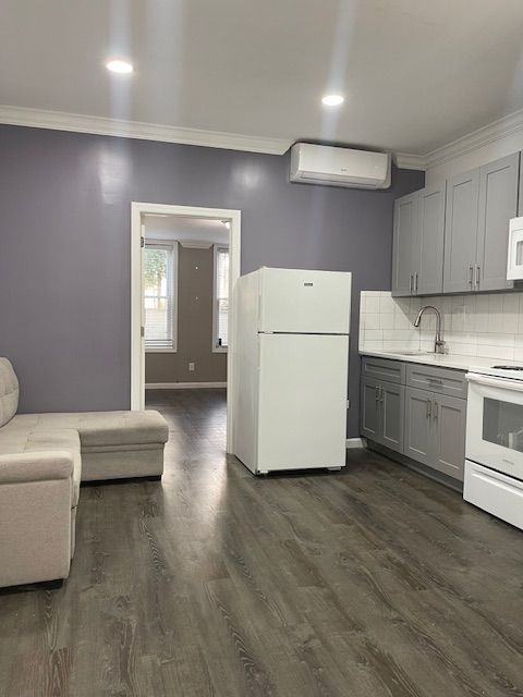 1644 Mayflower Ave ##If - Photo 3 of 6