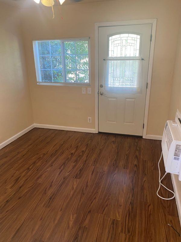 3486 Lakeshore Blvd - Photo 2 of 14