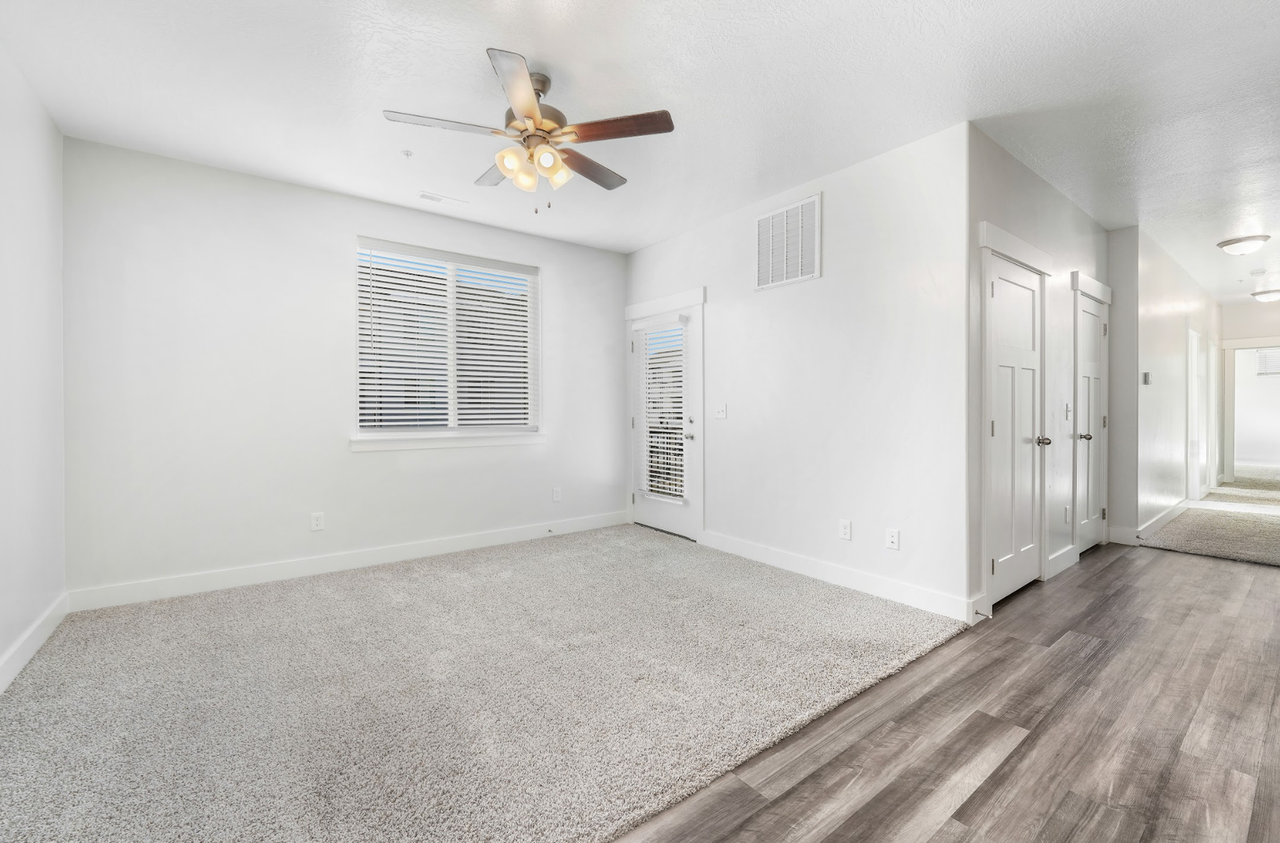 467 N 360 W - Photo 5 of 22