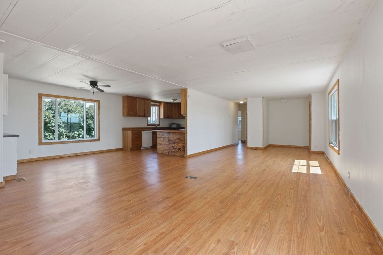 12 N 2162 W - Photo 2 of 31