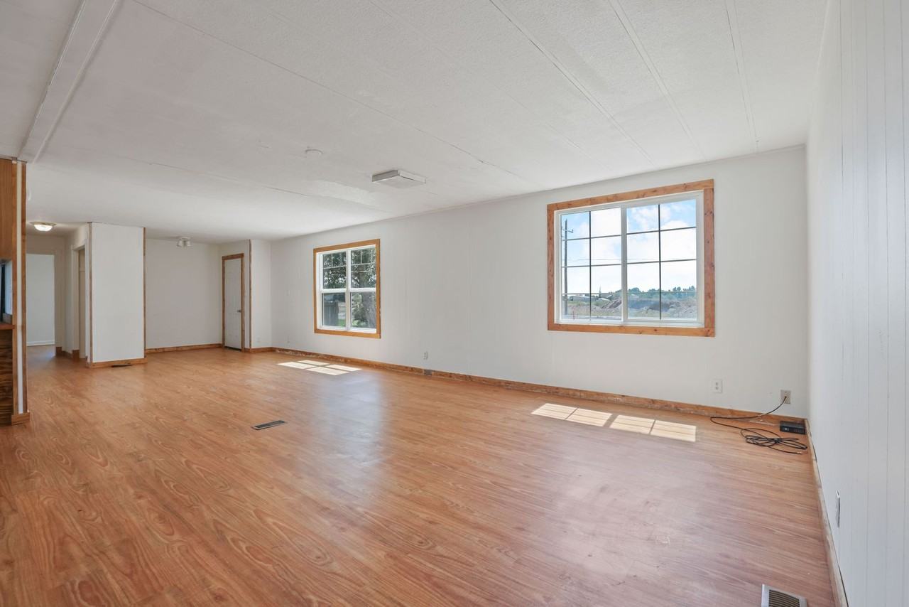 12 N 2162 W - Photo 3 of 31