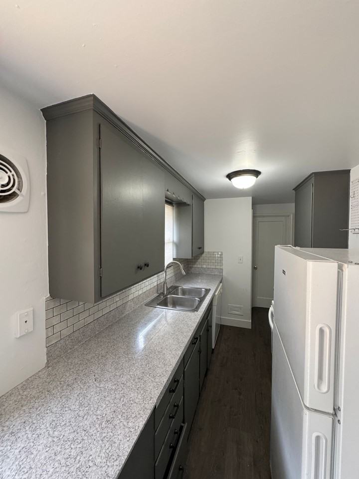 8826 238th St Sw - Photo 7 of 30