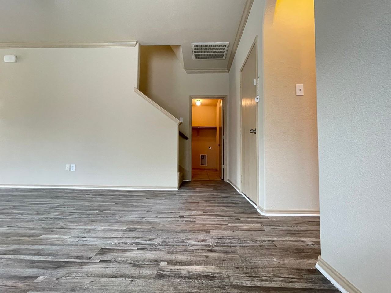 5913 Missy Ln - Photo 3 of 18