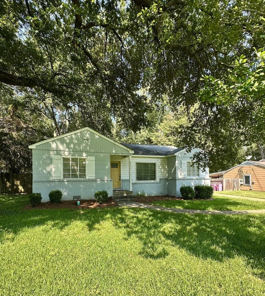 4171 Plaza St - Photo 3 of 12