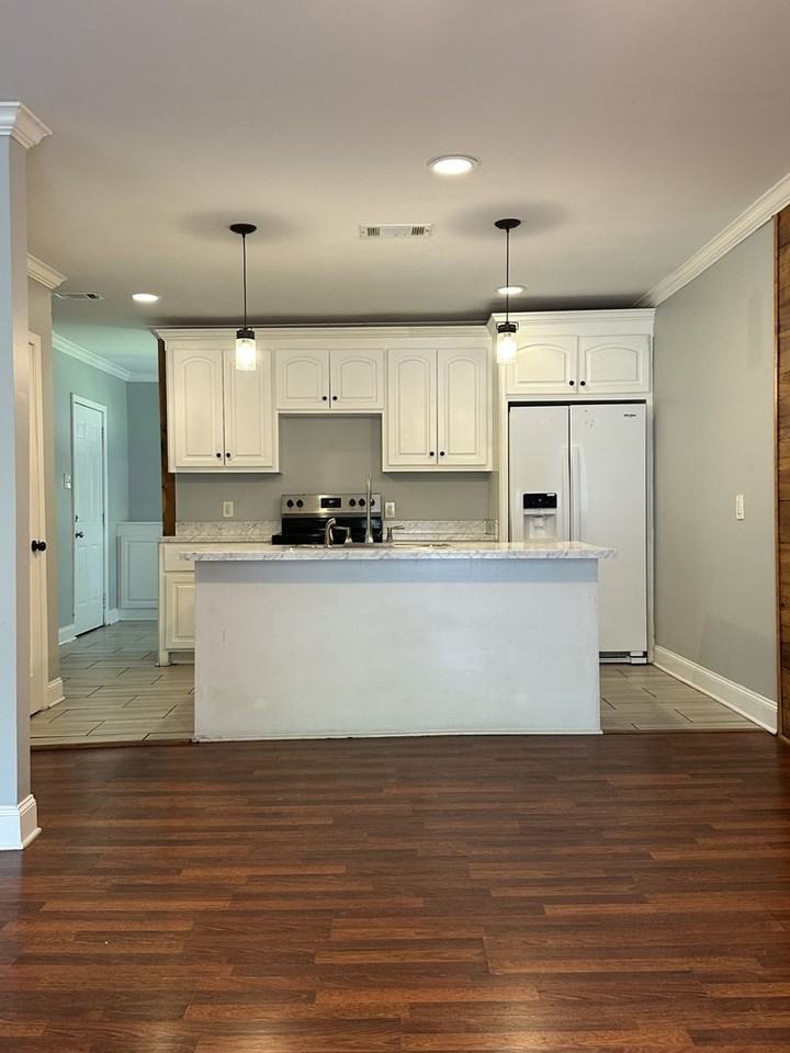 4171 Plaza St - Photo 5 of 12