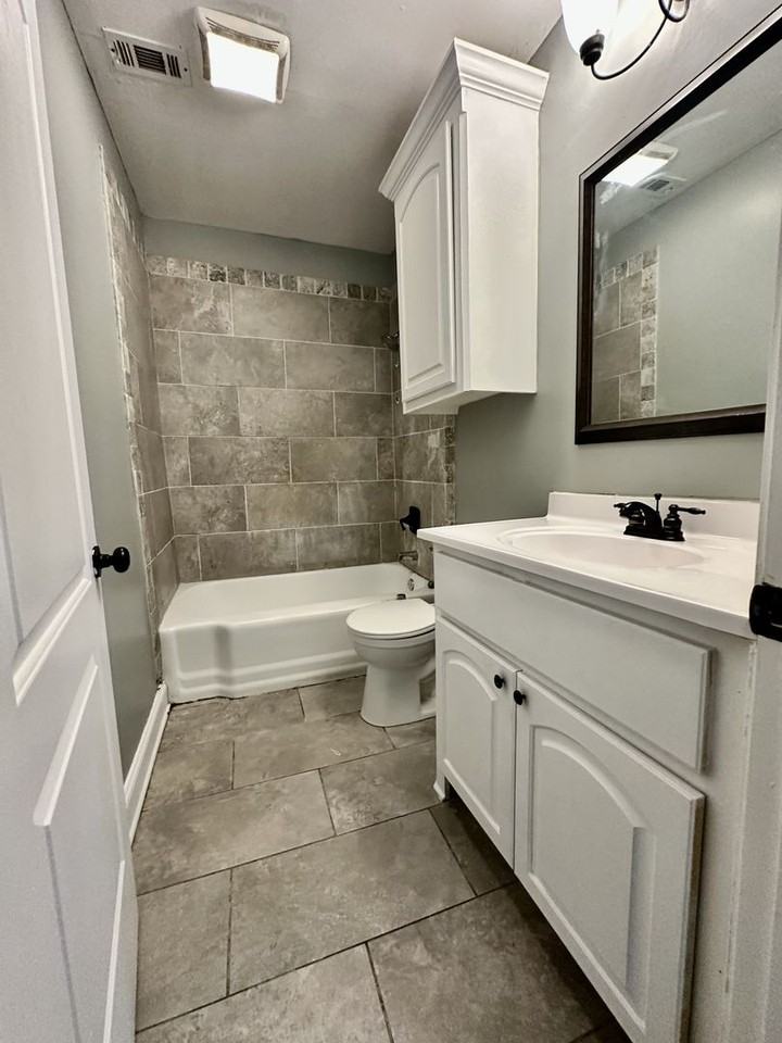 4171 Plaza St - Photo 7 of 12