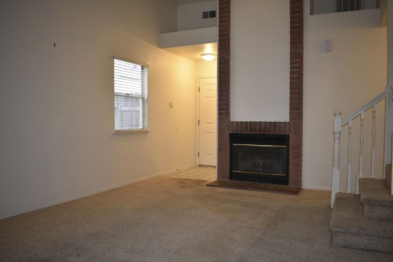 3026 Twin Creeks Ln - Photo 2 of 18