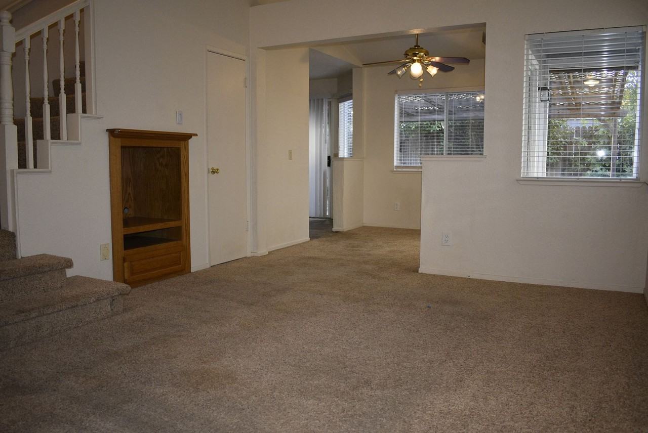 3026 Twin Creeks Ln - Photo 3 of 18