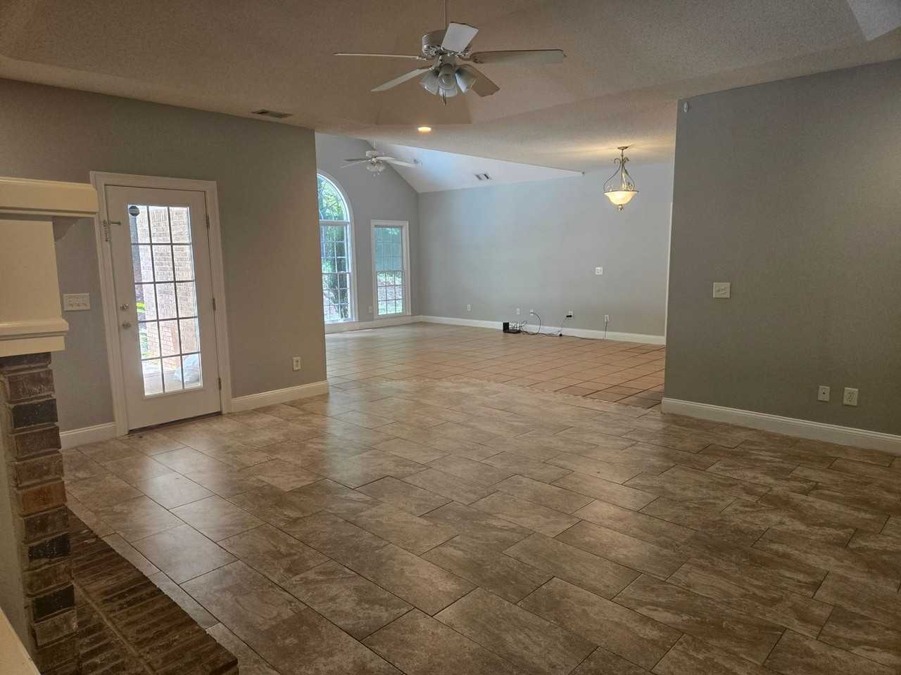 585 Cecily Dr - Photo 3 of 46