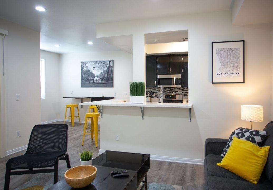 Avalon - Photo 7 of 31