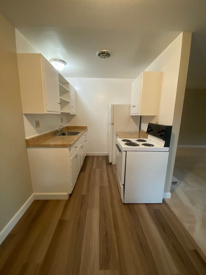 Carmel Ave 758 (10) - Photo 4 of 8