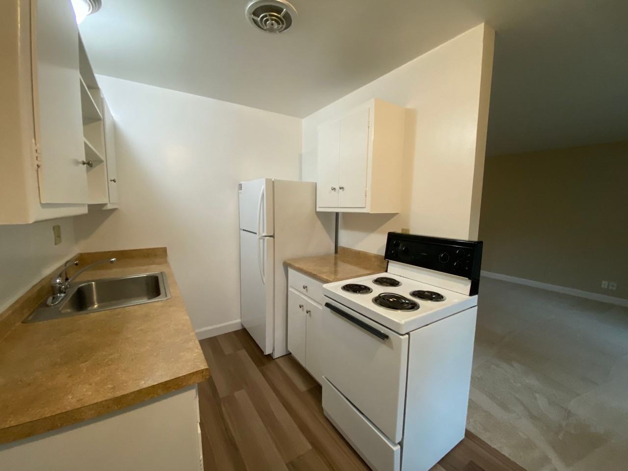 Carmel Ave 758 (10) - Photo 5 of 8