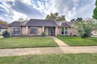 19519 Woodglen Dr - Photo 1 of 1