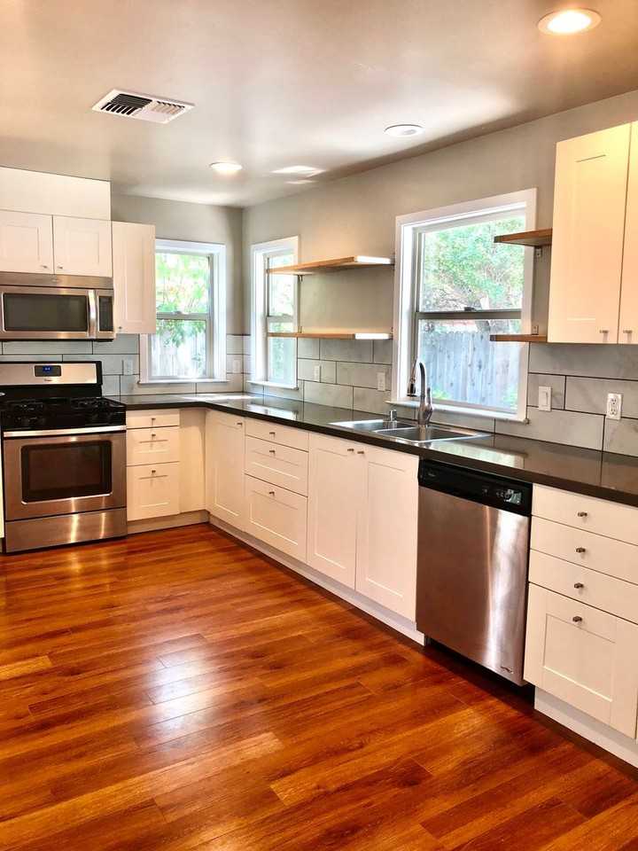 319 I St - Photo 3 of 13