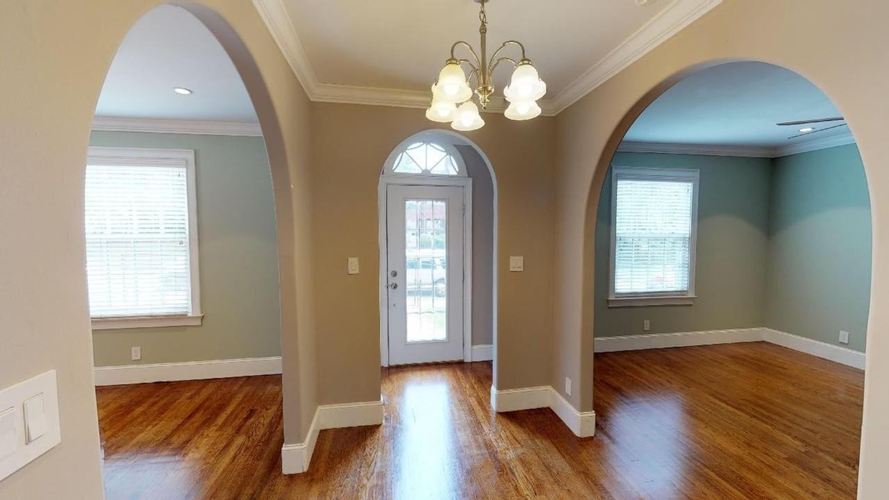 1723 Laurel Avenue - Photo 4 of 31