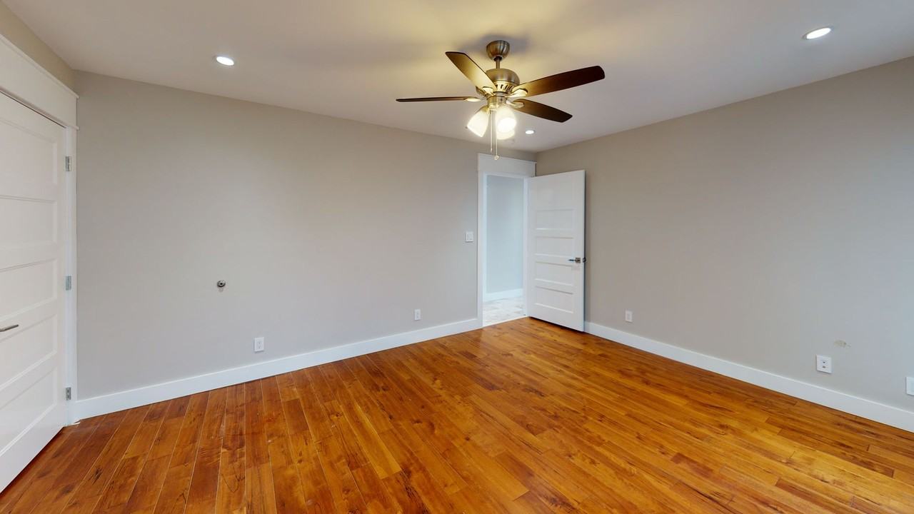 203 16th St - Photo 6 of 21