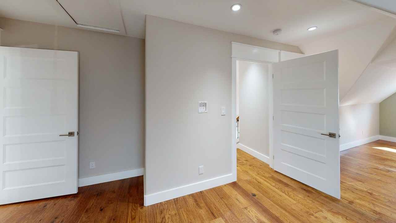 215 16th St - Photo 5 of 16