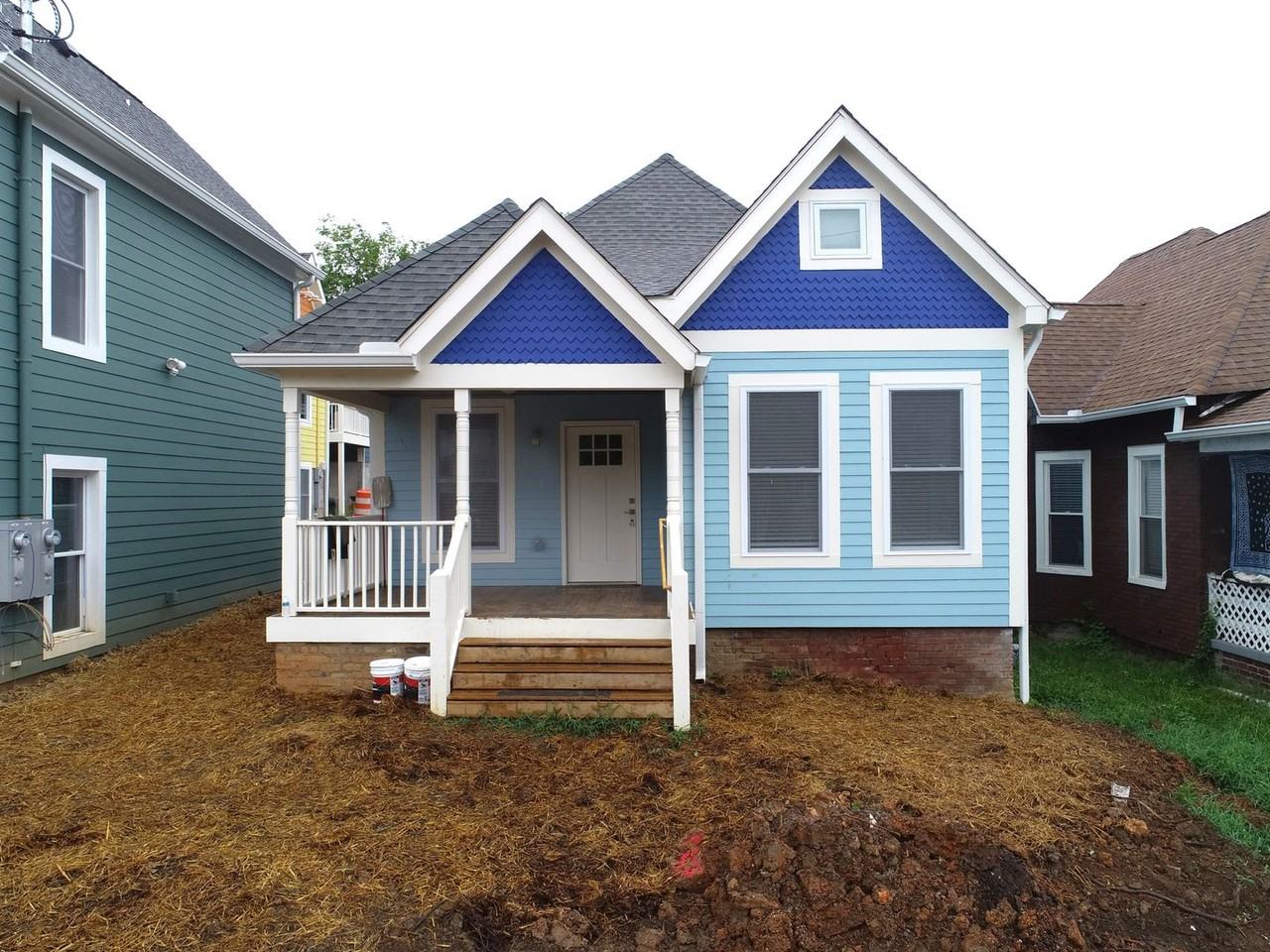 119 119 16th St - 16ST119 BR1 ATTIC (BR wPrivate Bath, Walk-In Closet) (EVIP) - Photo 2 of 16