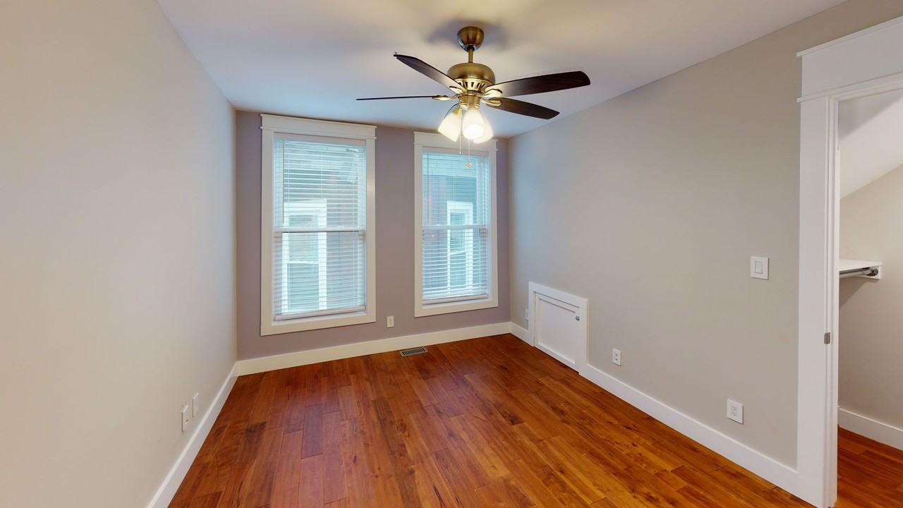 119 119 16th St - 16ST119 BR1 ATTIC (BR wPrivate Bath, Walk-In Closet) (EVIP) - Photo 7 of 16
