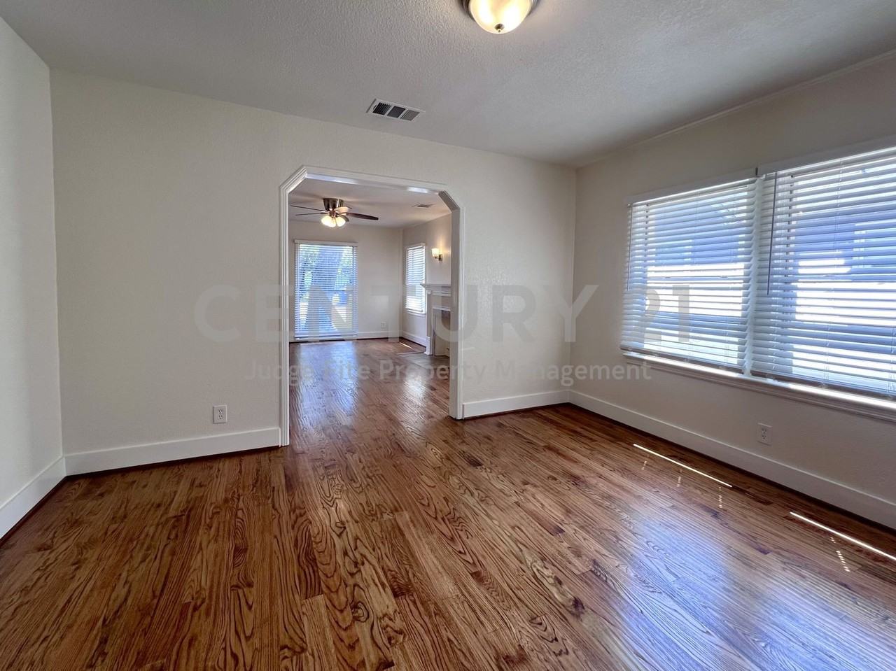 1107 Mountain Lake Rd - Photo 3 of 11