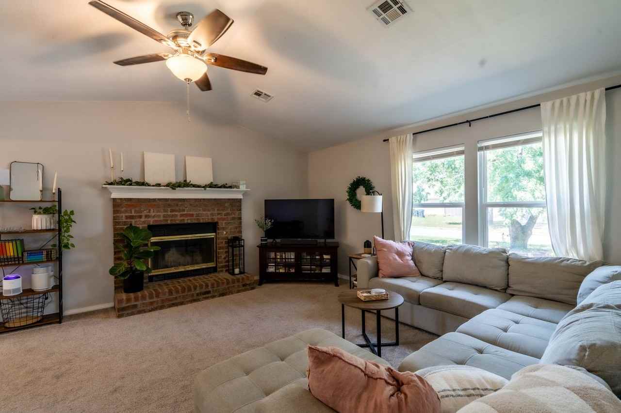 13331 S 91st East Ave - Photo 3 of 18