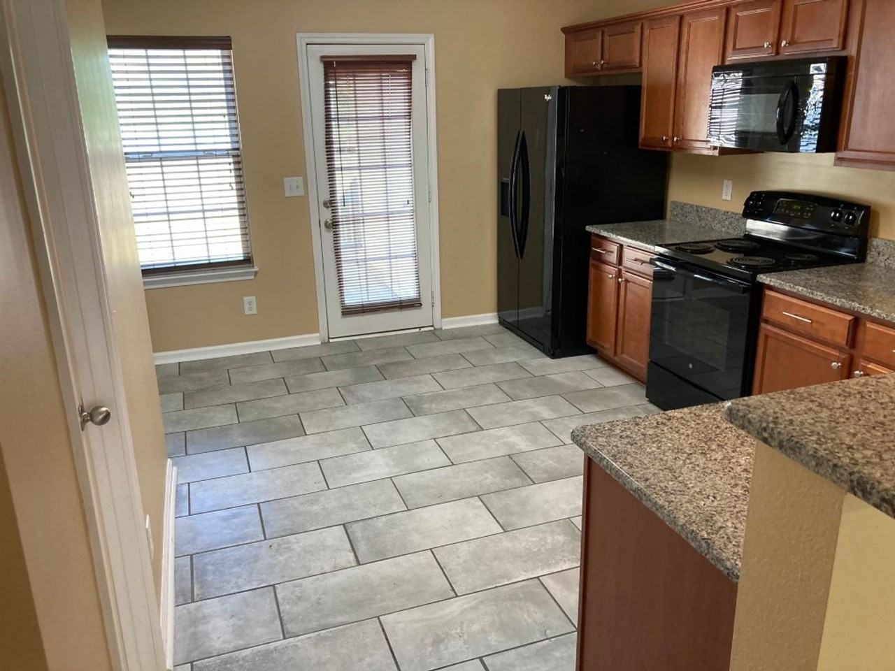 335 Stewarts Landing Cir - Photo 2 of 7