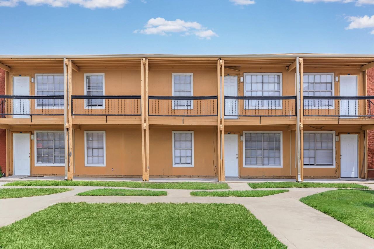 Woodvine - Photo 5 of 50