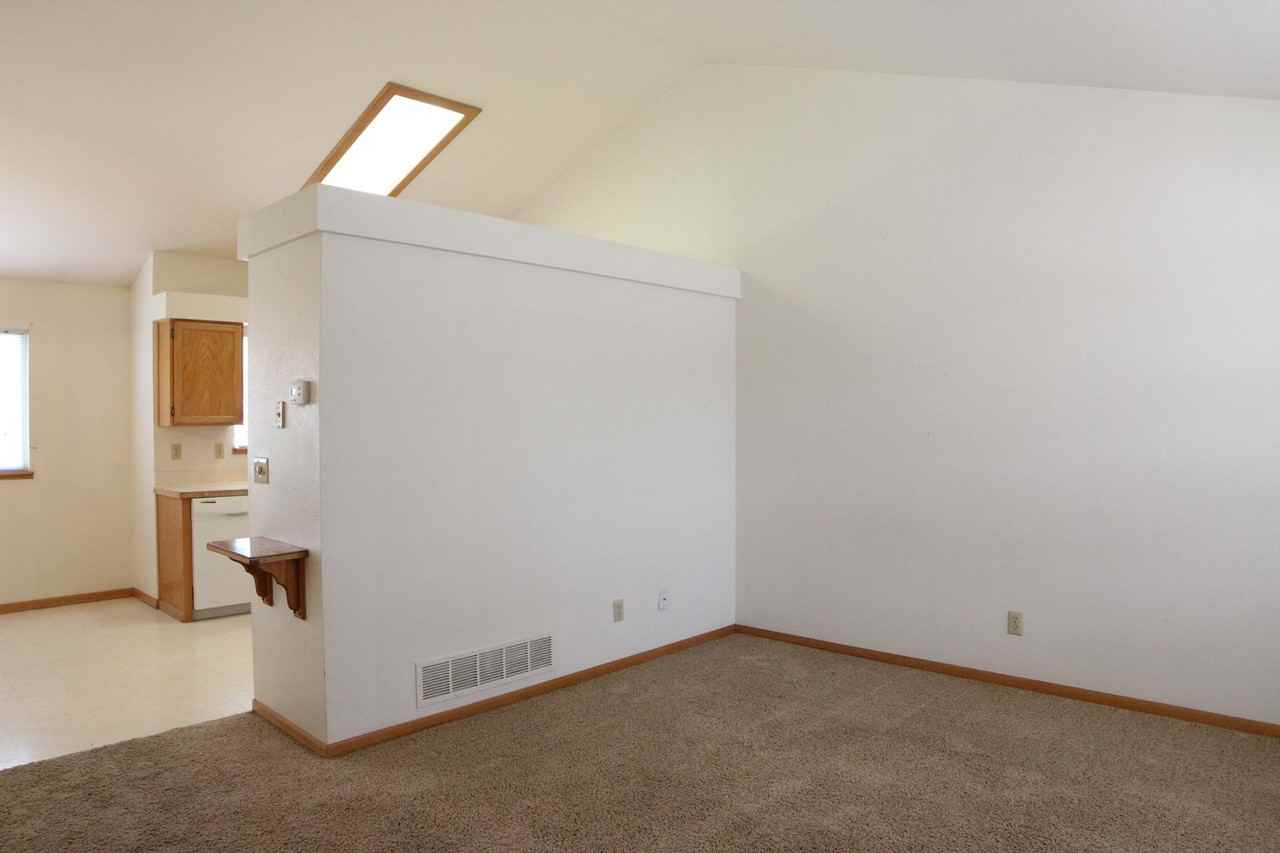 442 Dunne Dr - Photo 2 of 22