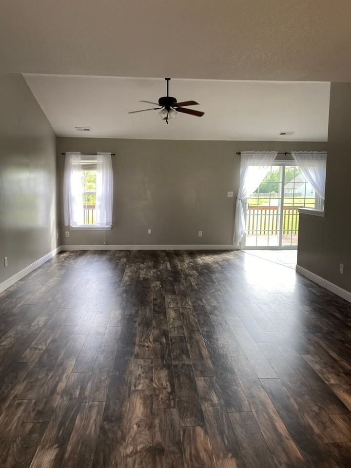 112 Michelle Ward Ln - Photo 3 of 25