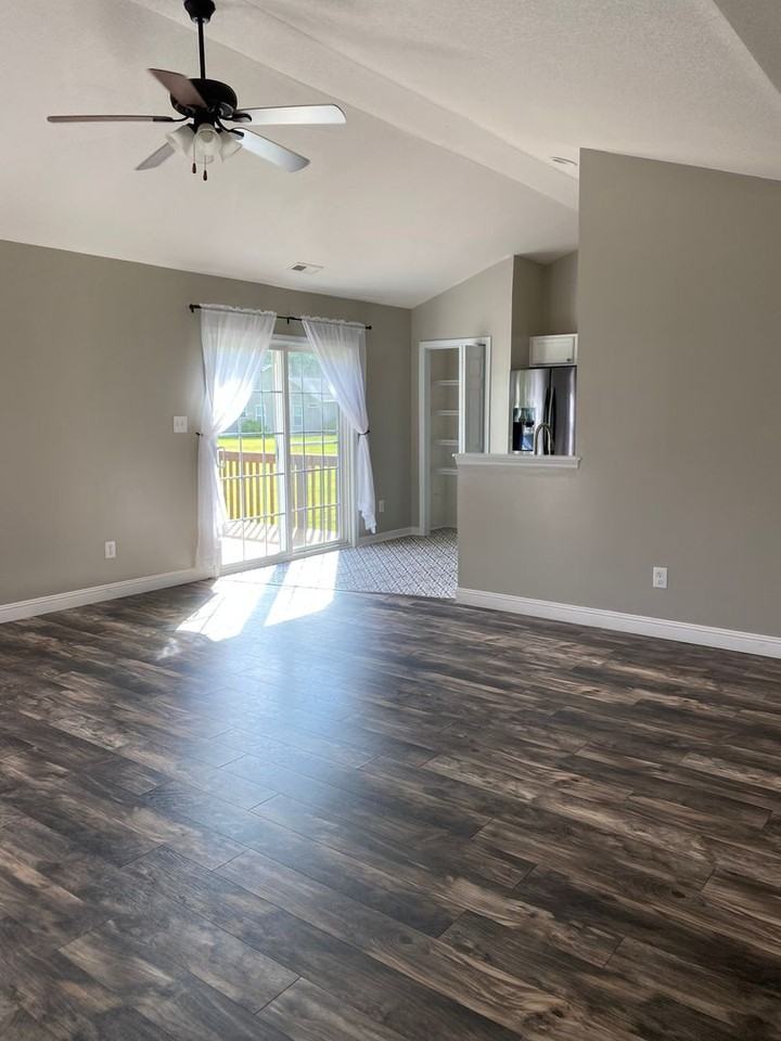 112 Michelle Ward Ln - Photo 4 of 25