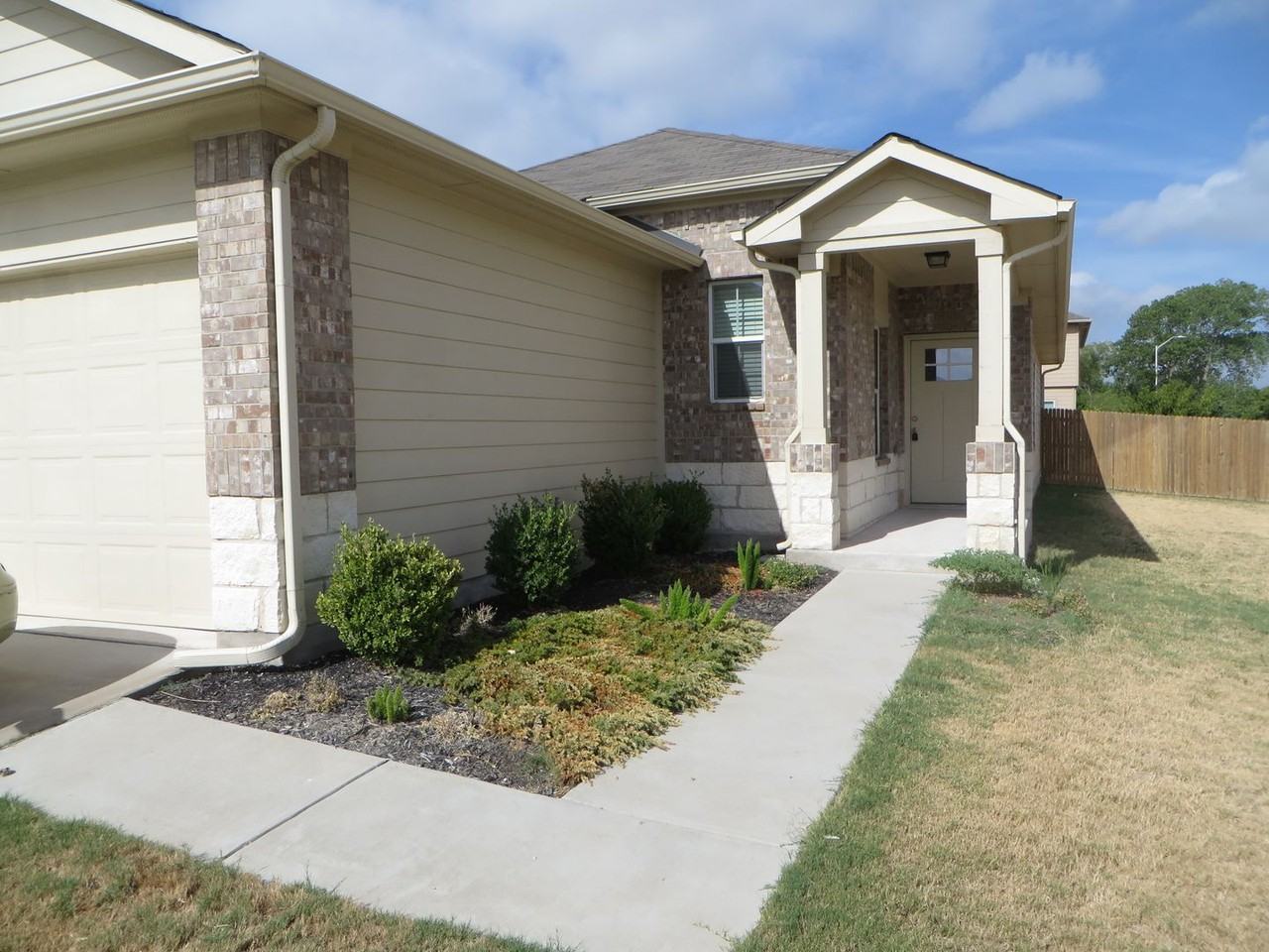 1200 Ferryman Dr - Photo 2 of 23